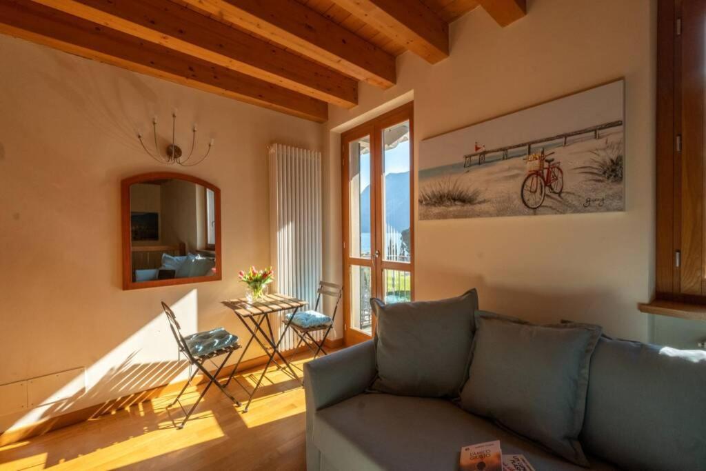 Happy Guest Apartments - Feel The Lake Riva di Solto Eksteriør bilde