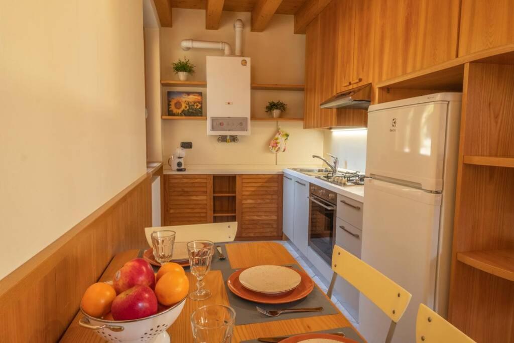 Happy Guest Apartments - Feel The Lake Riva di Solto Eksteriør bilde